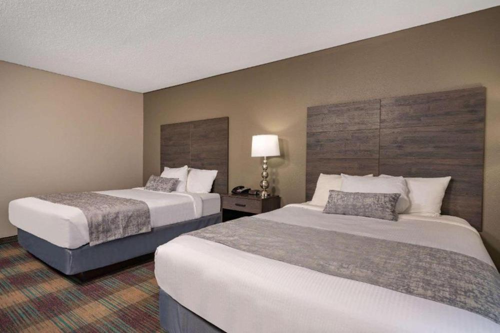 Queen Room with Two Queen Beds interior